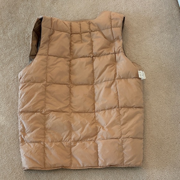 Burberry Beige Puffer Vest coat insert with Checkered Interior - Picture 4 of 9